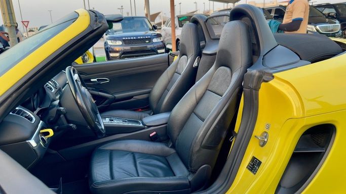 Подержанный Porsche 718 Boxster III (981), 2.7 л, 2015 в Шардже от Badar Used Cars Желтый цвет. GCC | AUTO.AE