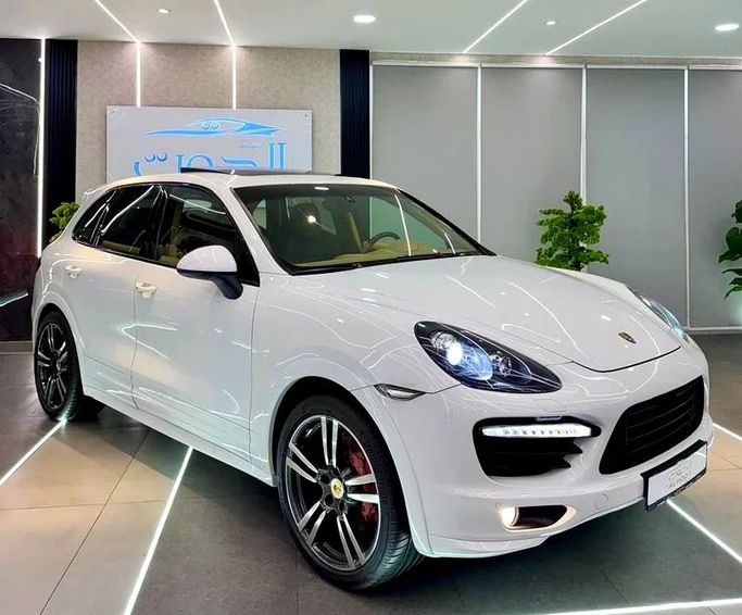 Used Porsche Cayenne GTS II Facelift (958), 3.6 l, 2014 in Sharjah by Ayoon Alhoot Motors, White color. GCC Specs | AUTO.AE