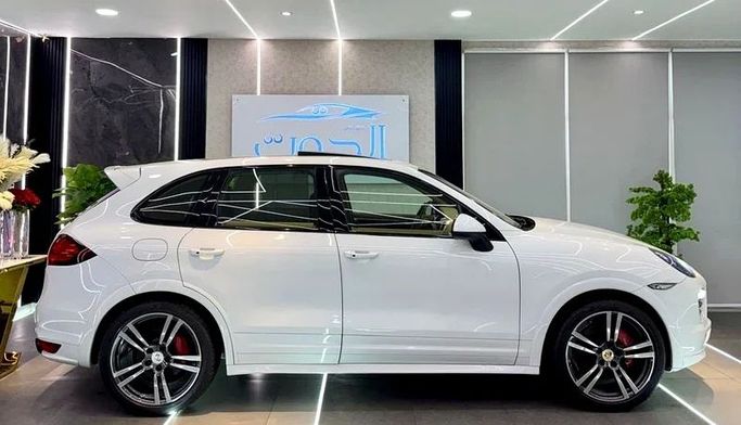 Used Porsche Cayenne GTS II Facelift (958), 3.6 l, 2014 in Sharjah by Ayoon Alhoot Motors, White color. GCC Specs | AUTO.AE