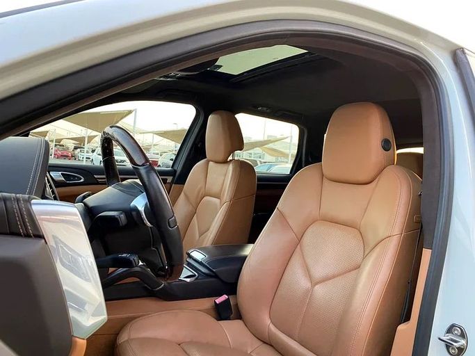 Used Porsche Cayenne GTS II (958), 4.8 l, 2013 in Sharjah by Ahmad alkhodari Motors, White color. GCC Specs | AUTO.AE
