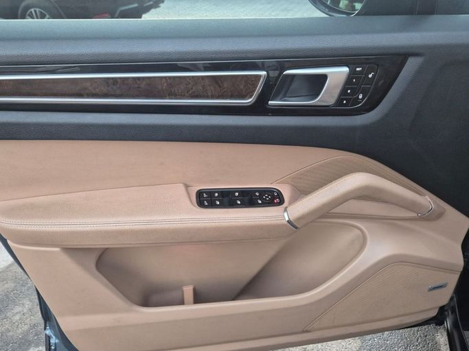 Used Porsche Cayenne S III, 2.9 l, 2018 in Sharjah by Rebou Najd Used Cars, Light Blue color. GCC Specs | AUTO.AE