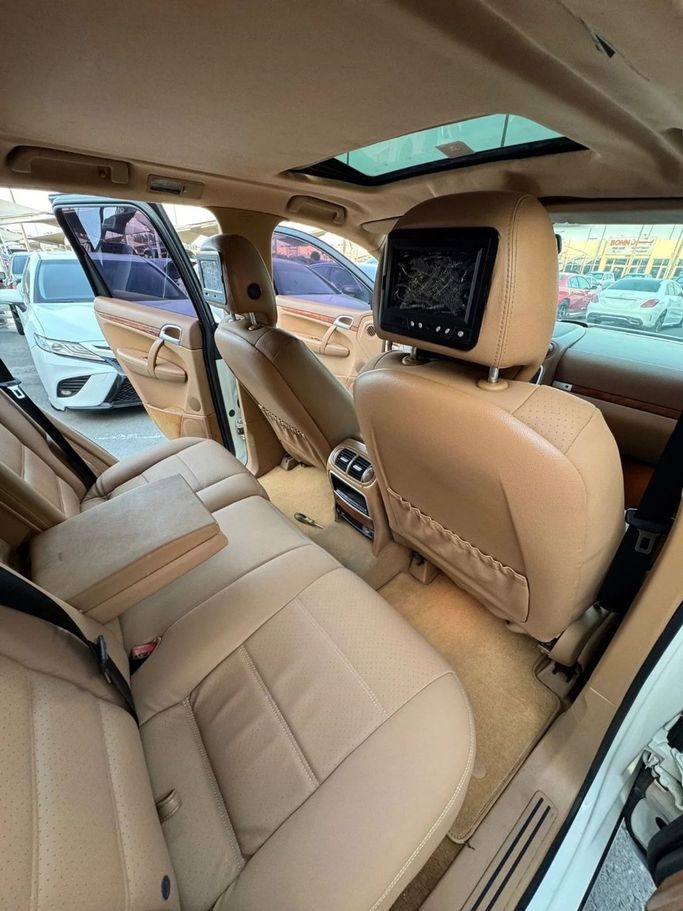 Подержанный Porsche Cayenne S I Рестайлинг (957), 4.8 л, 2009 в Шардже от Titanium Used Cars Белый цвет. GCC | AUTO.AE