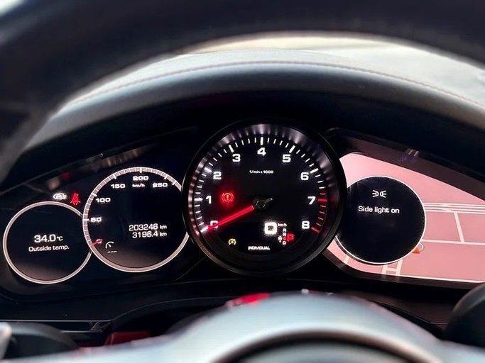 Подержанный Porsche Cayenne III, 3.0 л, 2019 в Шардже от Al Fakhamah Used Cars Черный цвет. GCC | AUTO.AE