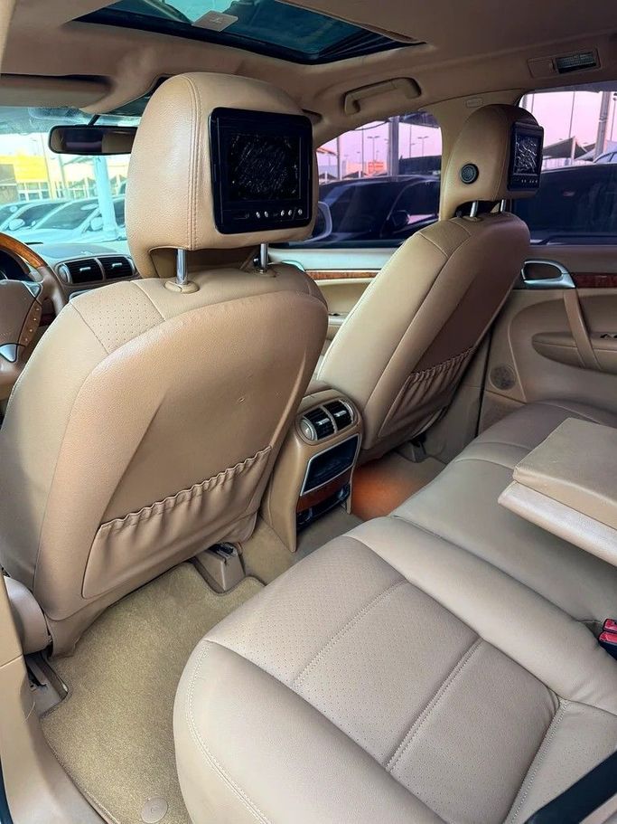 Подержанный Porsche Cayenne S I Рестайлинг (957), 4.8 л, 2009 в Шардже от Taj Al Impratoor Used Cars Белый цвет. GCC | AUTO.AE