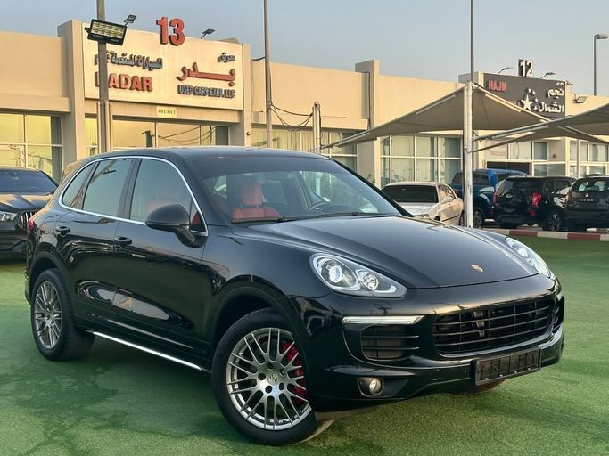 Подержанный Porsche Cayenne II Рестайлинг (958), 3.6 л, 2016 в Шардже от Badar Used Cars Черный цвет.  | AUTO.AE