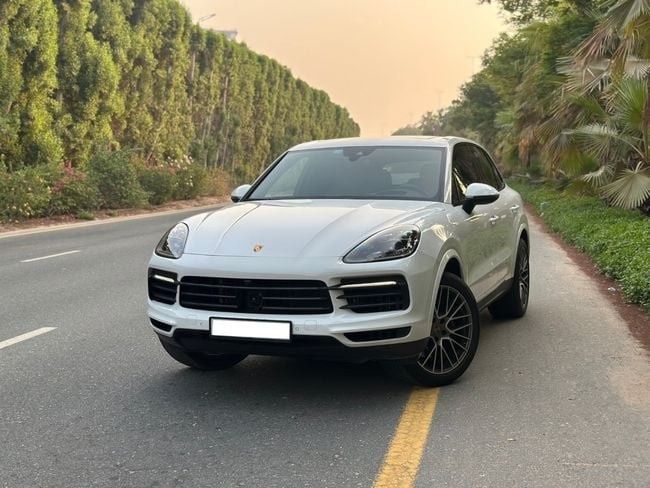 Used ⁦Porsche Cayenne Coupé III, 3.0 l, 2022⁩ in UAE, Sharjah by AL TAWEEL MOTORS, White color. American Specs | AUTO.AE | Listing #288555