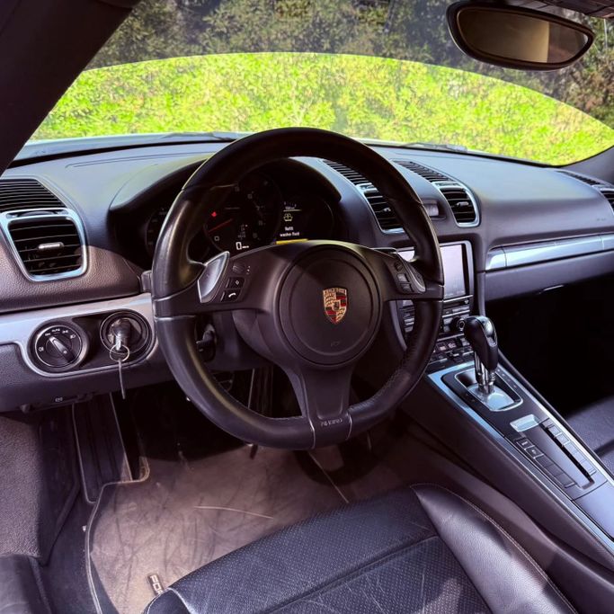 Used Porsche Cayman II (981), 2.7 l, 2014 in Sharjah by Sarmad Cars, White color. Other | AUTO.AE