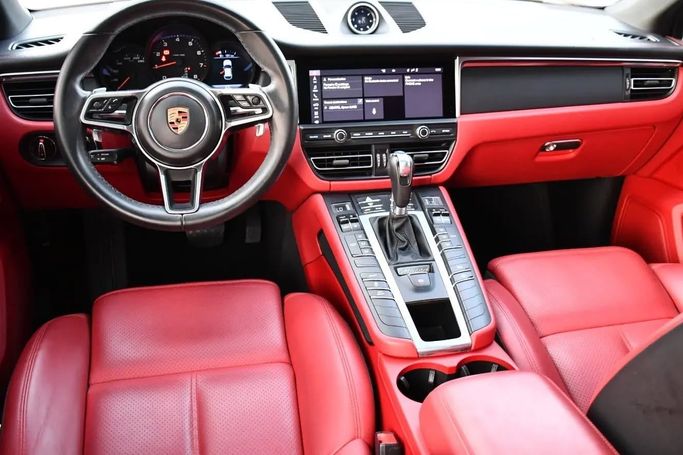 Used Porsche Macan I Facelift, 2.0 l, 2020 in Sharjah by Alfaris Used Cars, White color. GCC Specs | AUTO.AE