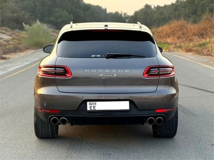 Used Porsche Macan S I, 3.0 l, 2017 in Sharjah by Al Fakhamah Used Cars, Grey color. American Specs | AUTO.AE