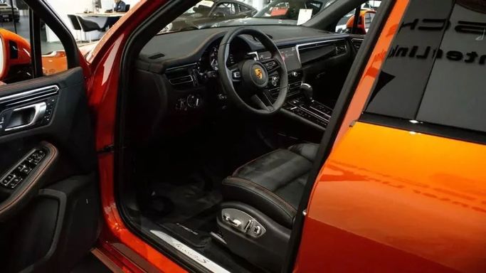 New Porsche Macan S I Facelift 2, 2.9 l, 2023 in Sharjah by Alfaris Used Cars, Orange color. Other | AUTO.AE