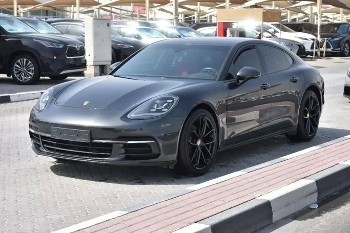 Подержанный Porsche Panamera 4 II, 3.0 л, 2017 в Шардже от Alfaris Used Cars Черный цвет. Other | AUTO.AE