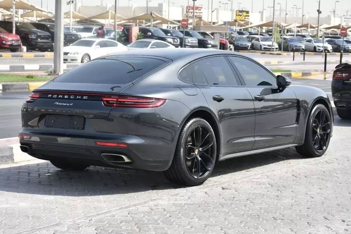 Подержанный Porsche Panamera 4 II, 3.0 л, 2017 в Шардже от Alfaris Used Cars Черный цвет. Other | AUTO.AE