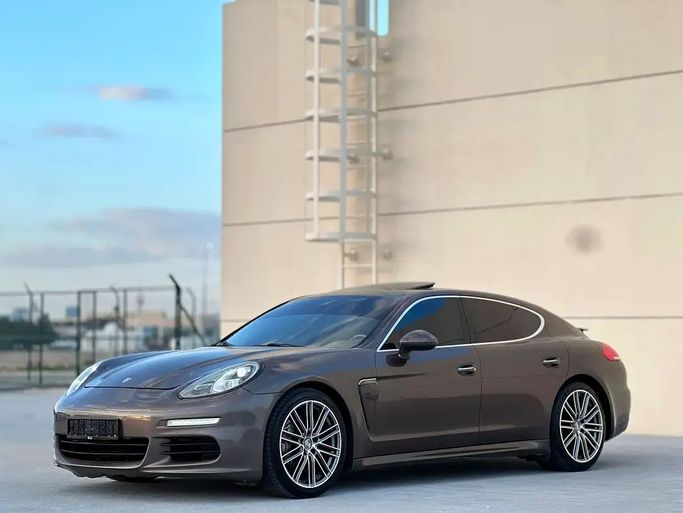 Подержанный Porsche Panamera 4S I Рестайлинг, 4.8 л, 2015 в Шардже от SHARQ VIRGINIA USED CARS Серый цвет. GCC | AUTO.AE