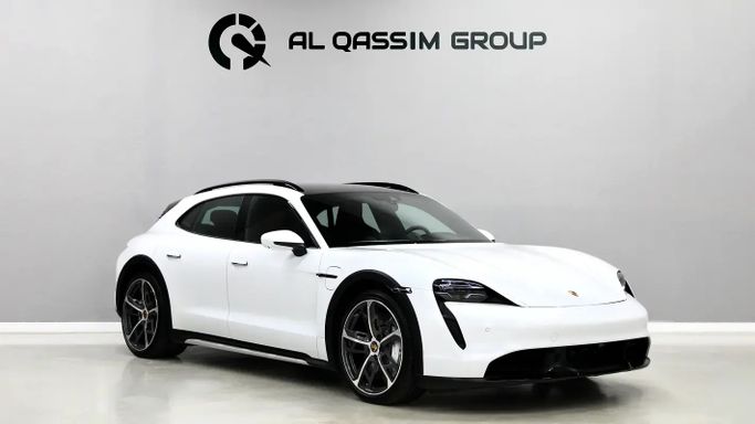Подержанный Porsche Taycan Turbo Cross Turismo I, 2022 в ОАЭ, Шарджа от Al Qassem Cars Trading Белый цвет. Корейская | AUTO.AE | Объявление #273654