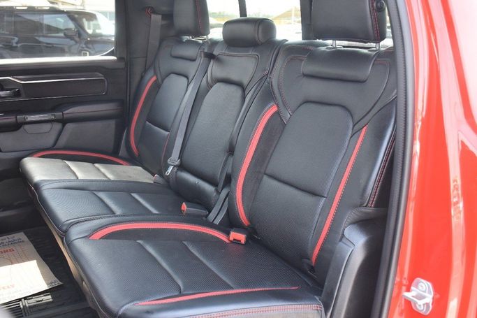 Подержанный RAM 1500 Crew Cab TRX V, 6.2 л, 2023 в Шардже от Alfaris Used Cars Красный цвет.  | AUTO.AE