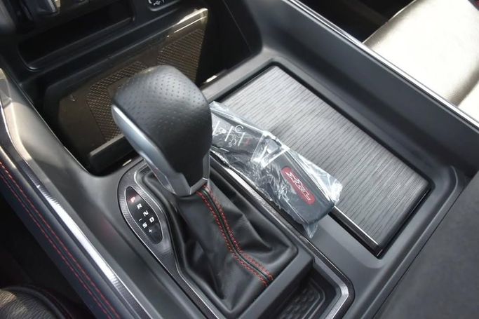 Подержанный RAM 1500 Crew Cab TRX V, 6.2 л, 2023 в Шардже от Alfaris Used Cars Красный цвет.  | AUTO.AE