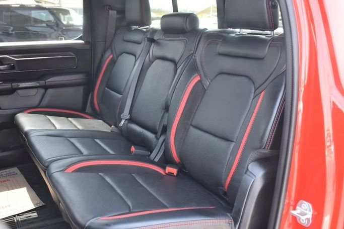 Подержанный RAM 1500 Crew Cab TRX V, 6.2 л, 2023 в Шардже от Alfaris Used Cars Красный цвет.  | AUTO.AE