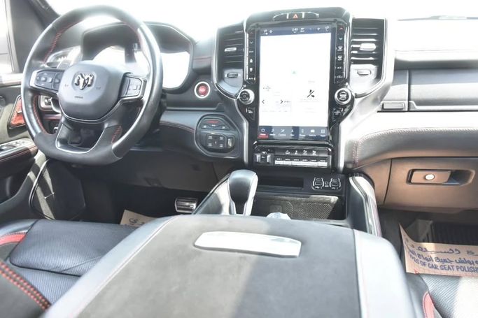 Подержанный RAM 1500 Crew Cab TRX V, 6.2 л, 2023 в Шардже от Alfaris Used Cars Красный цвет.  | AUTO.AE