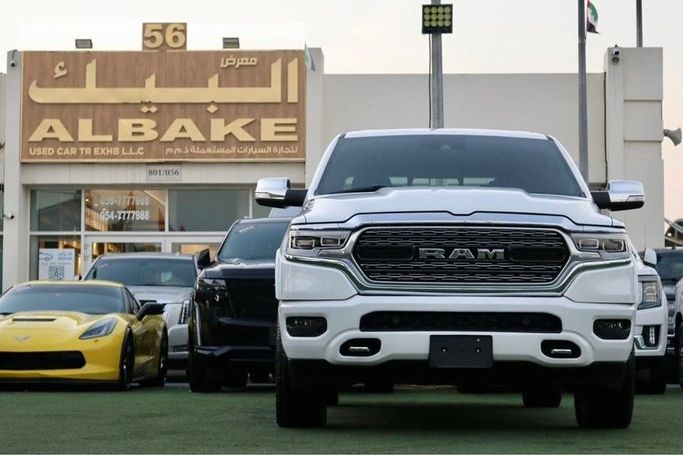 Подержанный RAM 1500 Crew Cab V, 3.0 л, 2022 в Шардже от Al Bake Used Cars Белый цвет.  | AUTO.AE