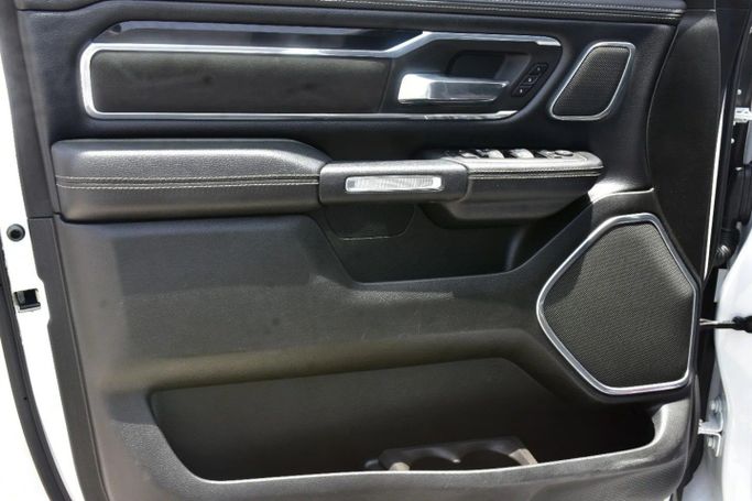 Used RAM 1500 Crew Cab V, 3.0 l, 2022 in Sharjah by Alfaris Used Cars, White color. Other | AUTO.AE