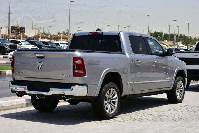 Used RAM 1500 V, 5.7 l, 2022 in Sharjah by Alfaris Used Cars, Silver color. Other | AUTO.AE