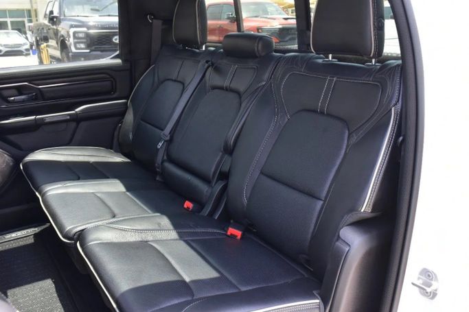 Used RAM 1500 V, 5.7 l, 2022 in Sharjah by Alfaris Used Cars, White color. Other | AUTO.AE