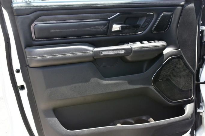 Used RAM 1500 V, 5.7 l, 2022 in Sharjah by Alfaris Used Cars, White color. Other | AUTO.AE