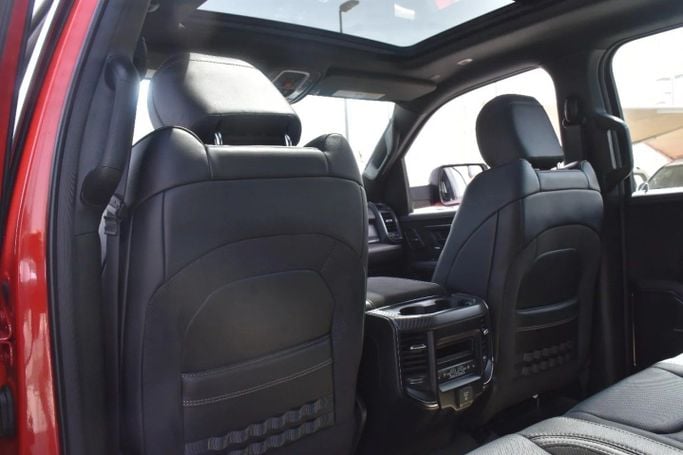 Подержанный RAM 1500 Crew Cab TRX V, 6.2 л, 2024 в Шардже от Alfaris Used Cars Красный цвет. Other | AUTO.AE