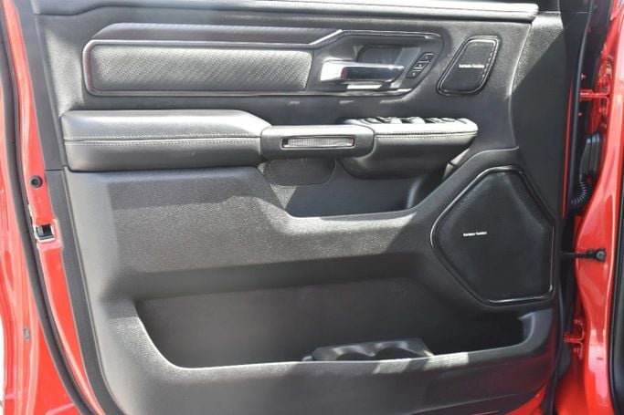 Подержанный RAM 1500 Crew Cab TRX V, 6.2 л, 2024 в Шардже от Alfaris Used Cars Красный цвет. Other | AUTO.AE