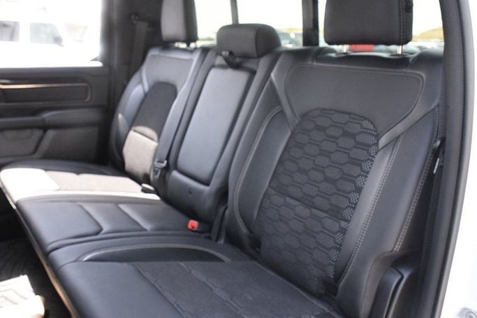 Used RAM 1500 V, 5.7 l, 2022 in Sharjah by Alfaris Used Cars, White color. Other | AUTO.AE