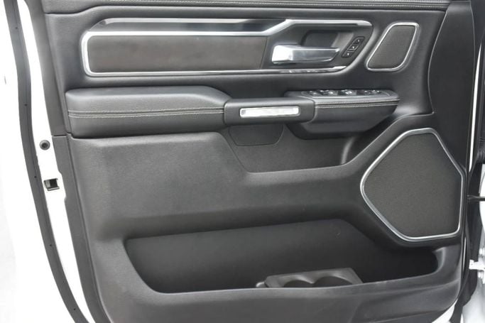 Used RAM 1500 Crew Cab V, 3.0 l, 2022 in Sharjah by Alfaris Used Cars, White color. Other | AUTO.AE