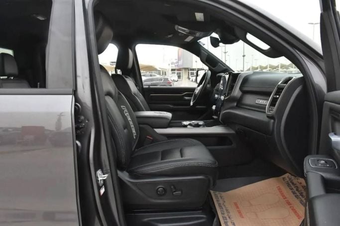 Used RAM 1500 Crew Cab V, 3.6 l, 2022 in Sharjah by Alfaris Used Cars, Grey color. Other | AUTO.AE