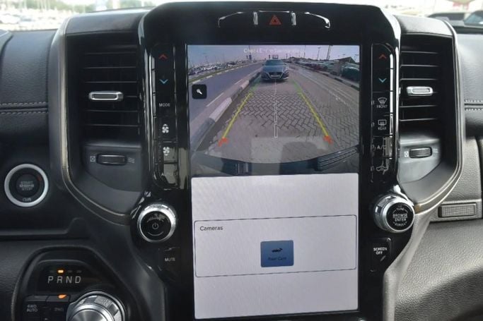 Подержанный RAM 1500 Crew Cab V, 3.6 л, 2023 в Шардже от Alfaris Used Cars Черный цвет. Other | AUTO.AE