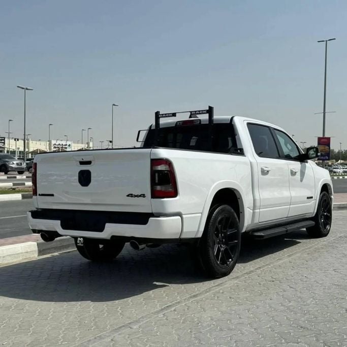 Подержанный RAM 1500 Crew Cab V, 3.0 л, 2022 в Шардже от Alfaris Used Cars Белый цвет. Other | AUTO.AE