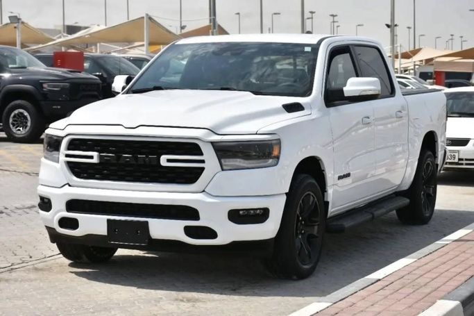 Used RAM 1500 V, 5.7 l, 2022 in Sharjah by Alfaris Used Cars, White color. Other | AUTO.AE