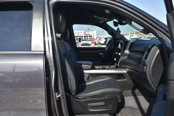 Used RAM 1500 V, 5.7 l, 2022 in Sharjah by Alfaris Used Cars, Grey color. Other | AUTO.AE