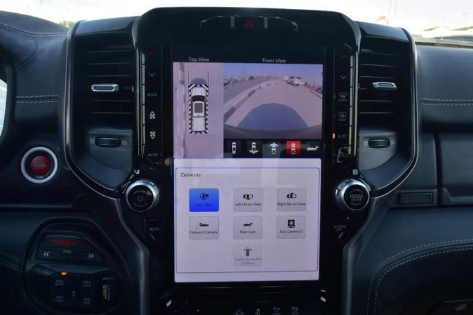 Подержанный RAM 1500 Crew Cab TRX V, 6.2 л, 2022 в Шардже от Alfaris Used Cars Серебристый цвет. Other | AUTO.AE