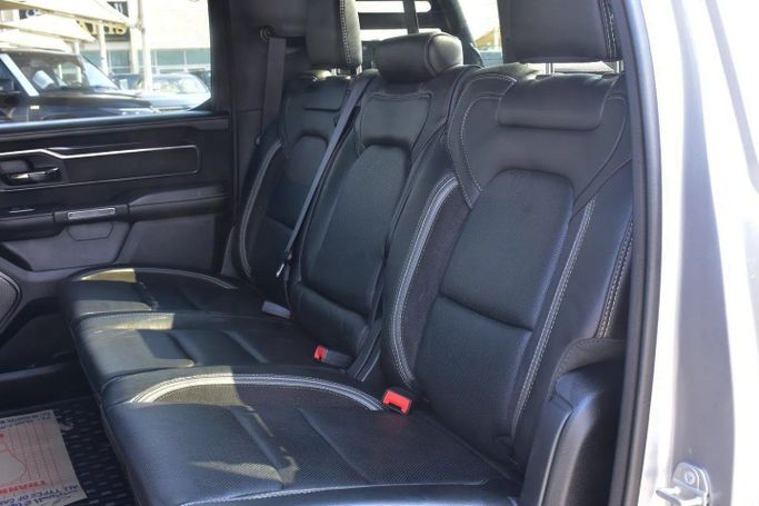 Подержанный RAM 1500 Crew Cab TRX V, 6.2 л, 2022 в Шардже от Alfaris Used Cars Серебристый цвет. Other | AUTO.AE