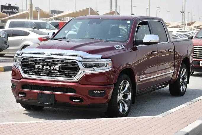 Подержанный RAM 1500 Crew Cab V, 3.6 л, 2022 в Шардже от Alfaris Used Cars Красный цвет. Other | AUTO.AE