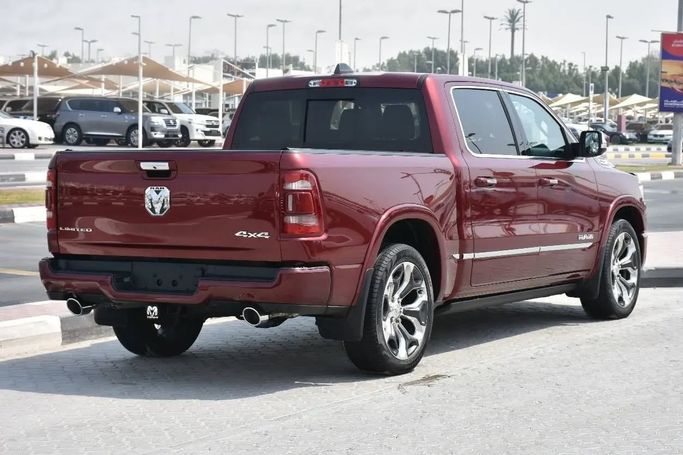 Подержанный RAM 1500 Crew Cab V, 3.6 л, 2022 в Шардже от Alfaris Used Cars Красный цвет. Other | AUTO.AE