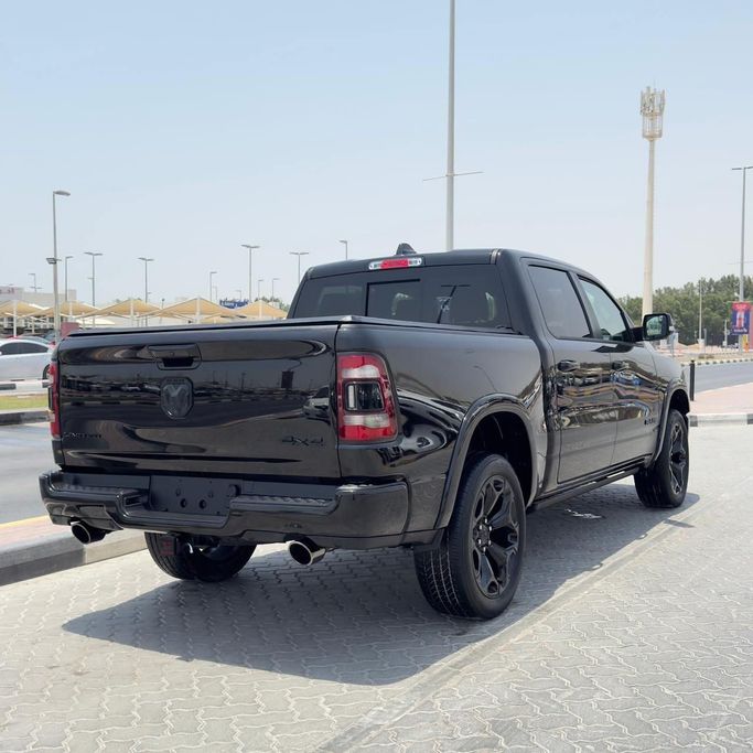 Подержанный RAM 1500 Crew Cab V, 3.6 л, 2022 в Шардже от Alfaris Used Cars Черный цвет. Other | AUTO.AE