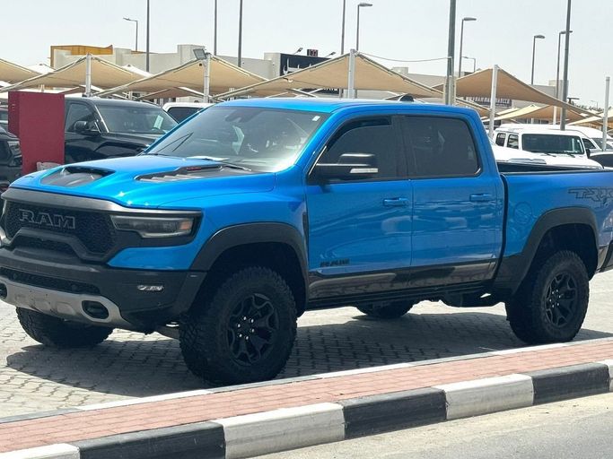 Подержанный RAM 1500 Crew Cab TRX V, 6.2 л, 2022 в Шардже от Alfaris Used Cars Синий цвет. Other | AUTO.AE