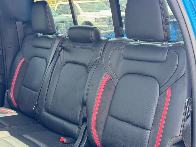 Подержанный RAM 1500 Crew Cab TRX V, 6.2 л, 2022 в Шардже от Alfaris Used Cars Синий цвет. Other | AUTO.AE