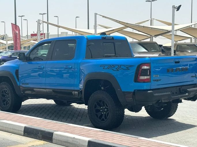 Подержанный RAM 1500 Crew Cab TRX V, 6.2 л, 2022 в Шардже от Alfaris Used Cars Синий цвет. Other | AUTO.AE