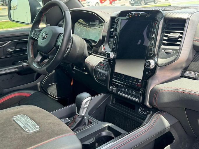 Подержанный RAM 1500 Crew Cab TRX V, 6.2 л, 2022 в Шардже от Alfaris Used Cars Синий цвет. Other | AUTO.AE