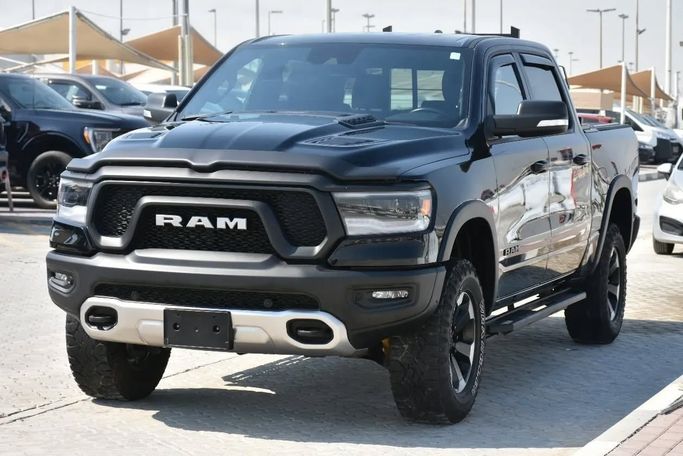 Подержанный RAM 1500 Crew Cab V, 3.6 л, 2022 в Шардже от Alfaris Used Cars Черный цвет. Other | AUTO.AE