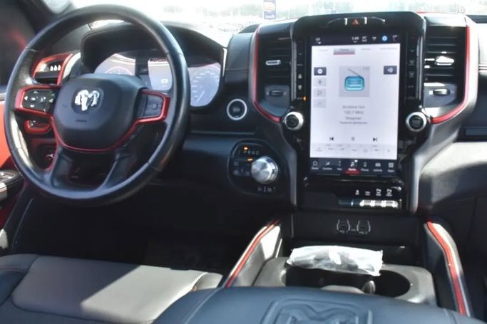 Подержанный RAM 1500 Crew Cab V, 3.6 л, 2022 в Шардже от Alfaris Used Cars Черный цвет. Other | AUTO.AE