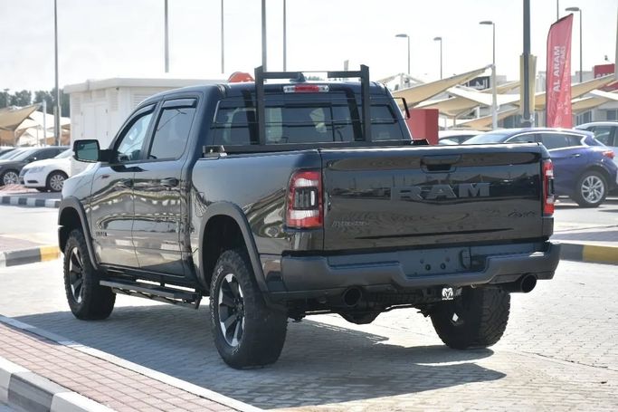 Подержанный RAM 1500 Crew Cab V, 3.6 л, 2022 в Шардже от Alfaris Used Cars Черный цвет. Other | AUTO.AE