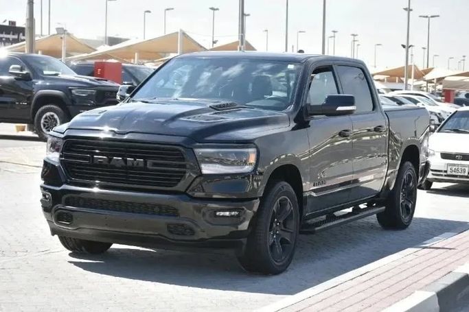 Подержанный RAM 1500 Crew Cab V, 3.6 л, 2020 в Шардже от Alfaris Used Cars Черный цвет. Other | AUTO.AE