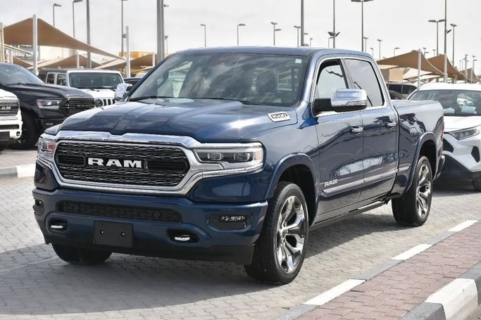 Подержанный RAM 1500 Crew Cab V, 3.6 л, 2022 в Шардже от Alfaris Used Cars Синий цвет. Other | AUTO.AE